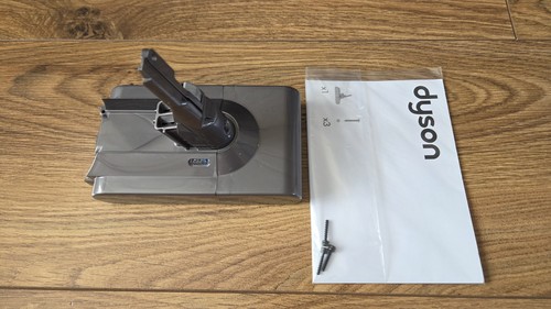 Genuine dyson battery boxed - genuine,
