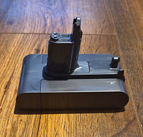 Dyson battery pack cell type - 6-cell,